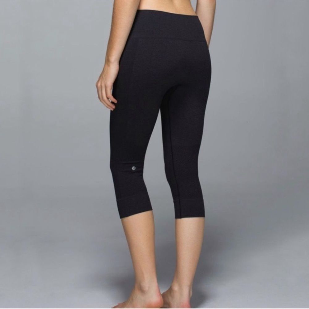 Lululemon Athletica In The Flow Crop capri legging